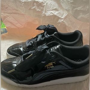 PUMA Roma Heart Patent Women's Sneaker 10